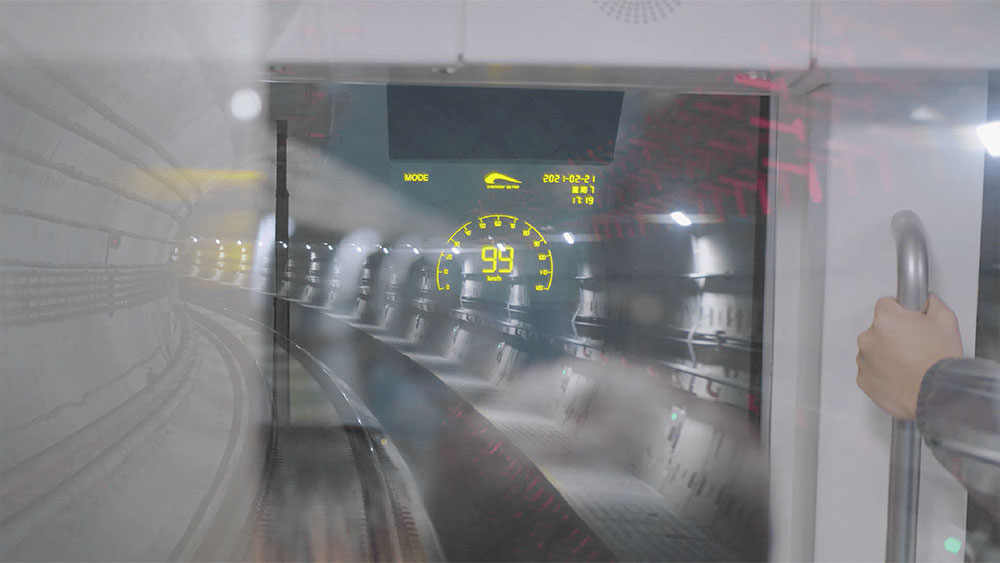Прозрачные дисплеи Lumineq в вагонах метро
