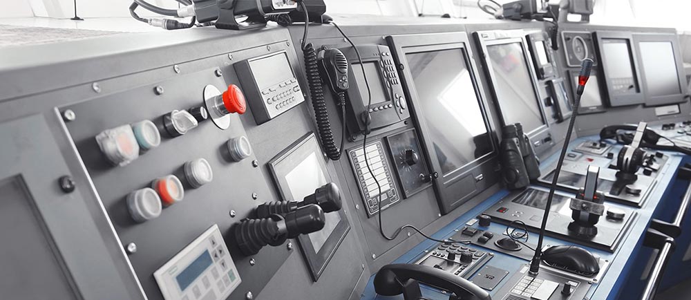 Промышленные мониторы и встраиваемые компьютеры для  автоматизации на морских судах